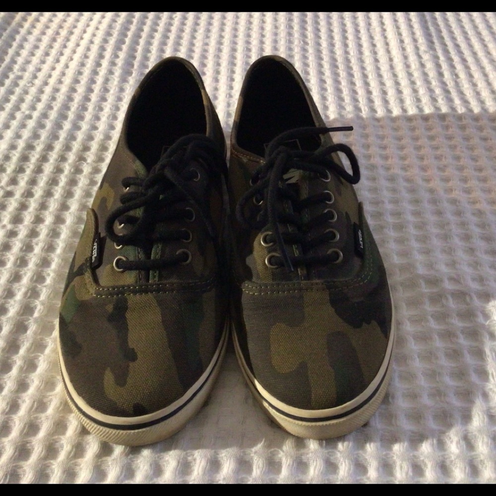 Vans camo shoes